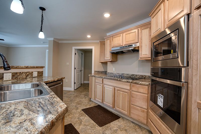 4th image of 489 Orchard Street