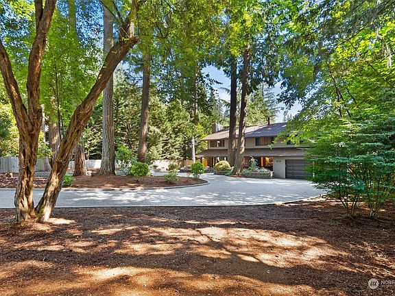 3rd image of 16423 NE Woodinville Duvall Road