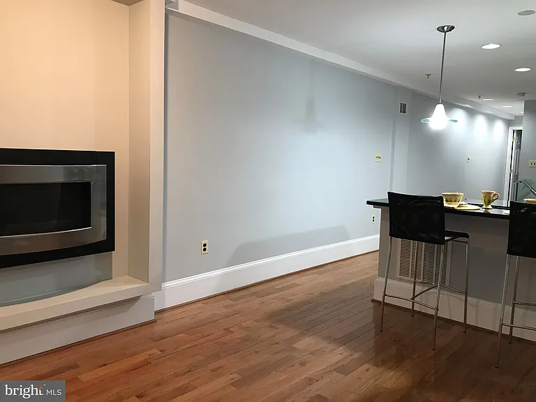 449 New Jersey Ave SE #B — Photo 10