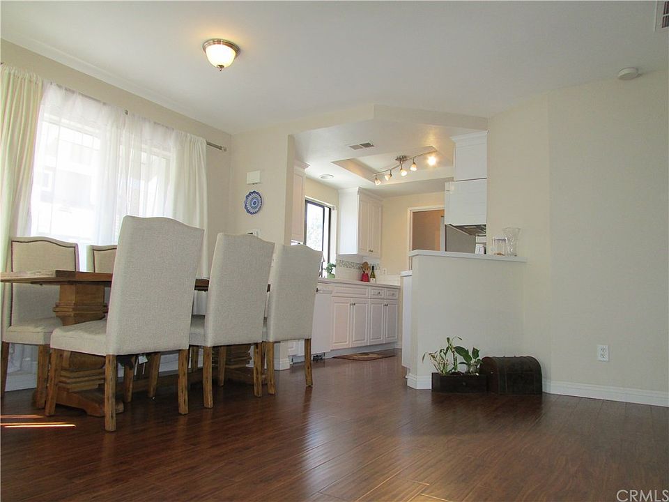 1st image of 16 Laurel Ln
