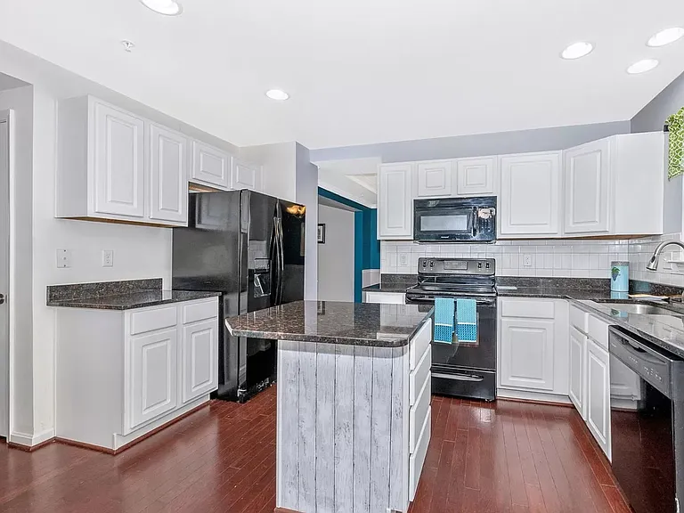 102 Water Run St #1 — Photo 8
