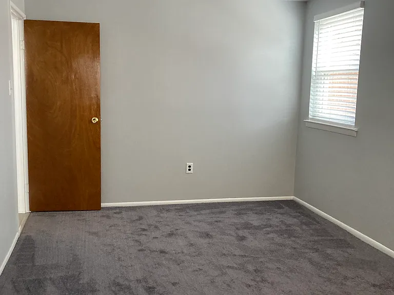 2102 Emerson St #1 — Photo 8