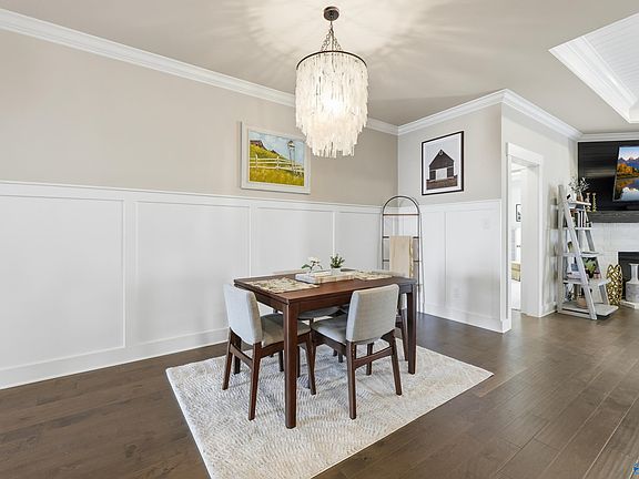 5th image of 411 Ripple Lake Dr SW