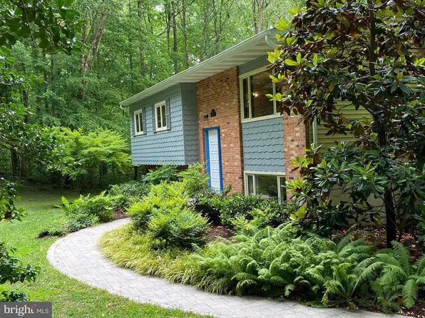 1201 Barefoot Ln, Owings, MD 20736