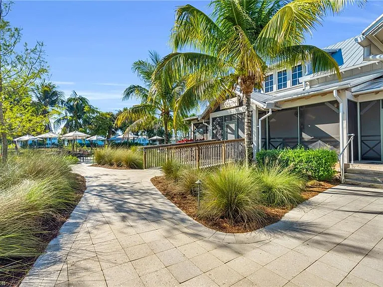 7239 Saona Ct — Photo 24