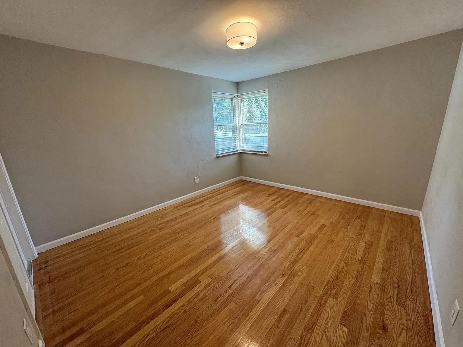 4 bed, 1270 sqft, $2,250 — Photo 4