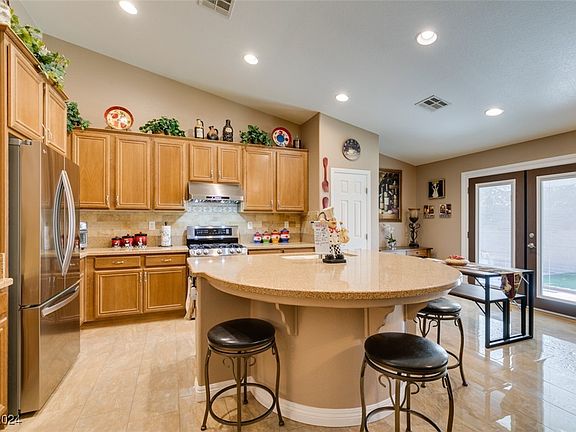 5th image of 2021 Armadale Dr