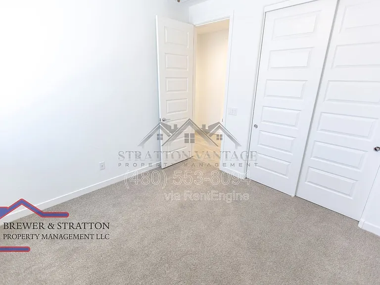 2226 E Kelly Dr — Photo 26