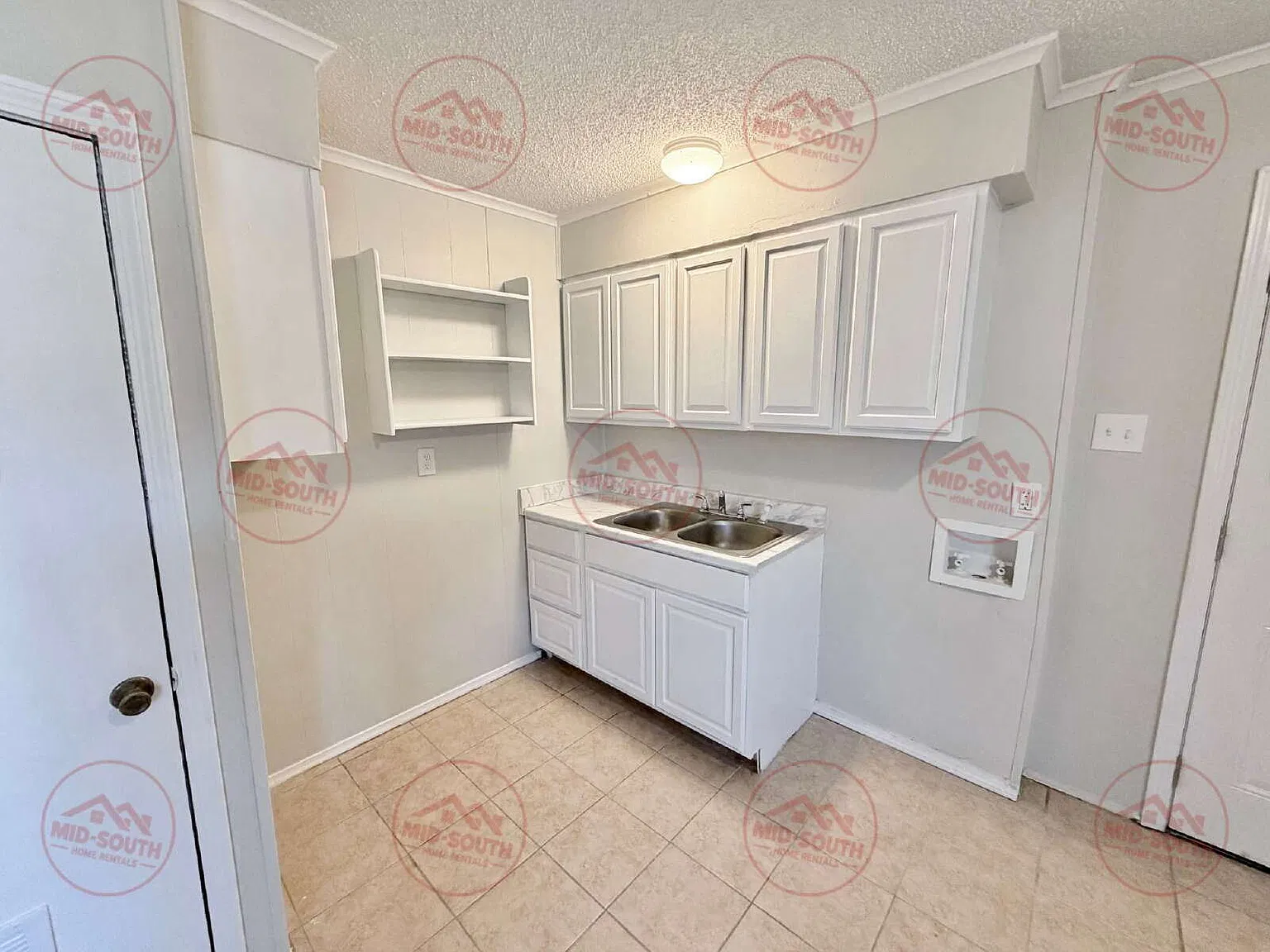 3 bed, 1.0 bath, 900 sqft, $795 — Photo 2