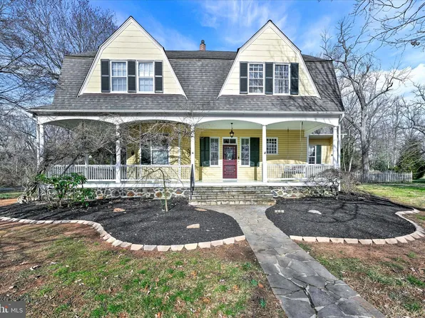 708 Cliveden Rd W, Pikesville, MD 21208