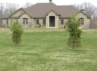 108 Fallen Ash Dr, Granville, OH 43023