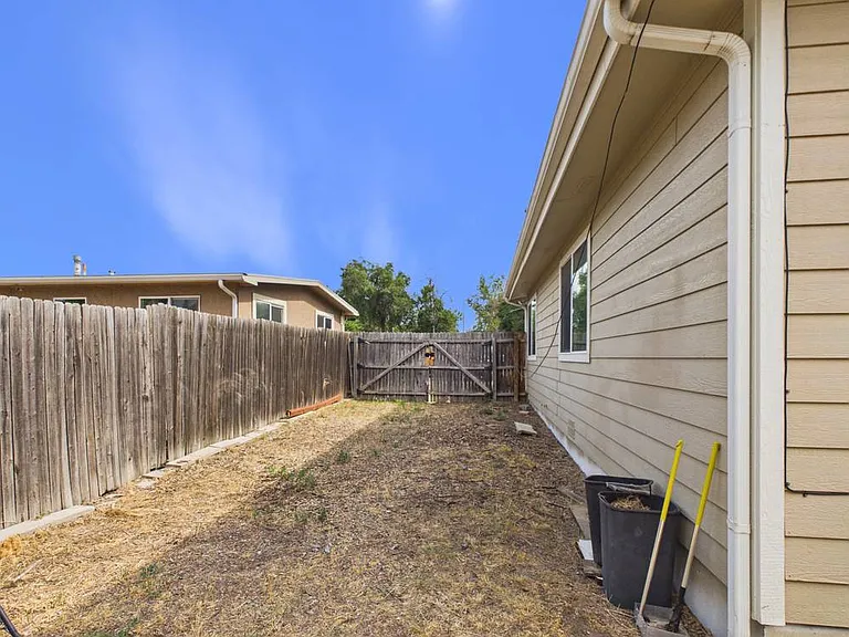 2261 W 56th Pl — Photo 30