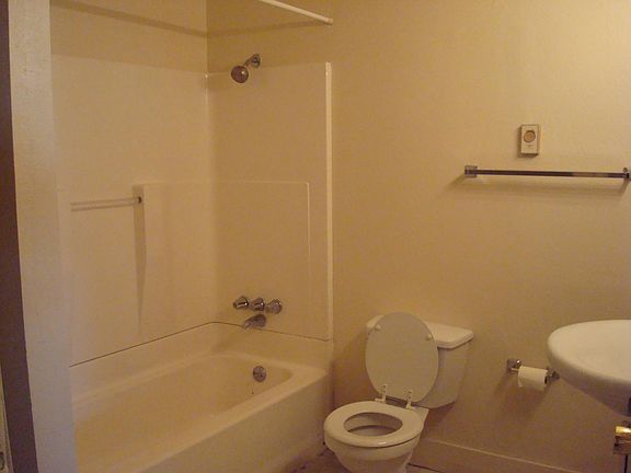 2nd image of 2407 S Indiana Ave #1