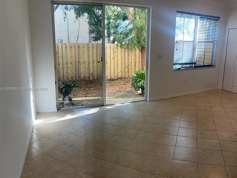 12458 SW 125th Ter #12458 — Photo 5