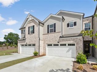 810 Sunny Lake Dr, Lawrenceville, GA 30043