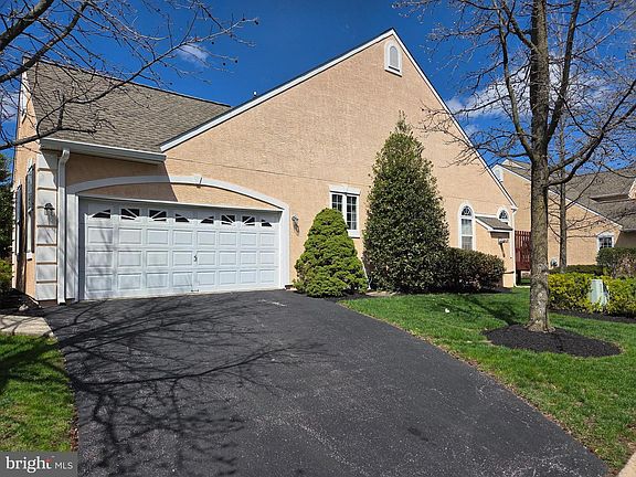 3rd image of 84 Wheatsheaf Ln