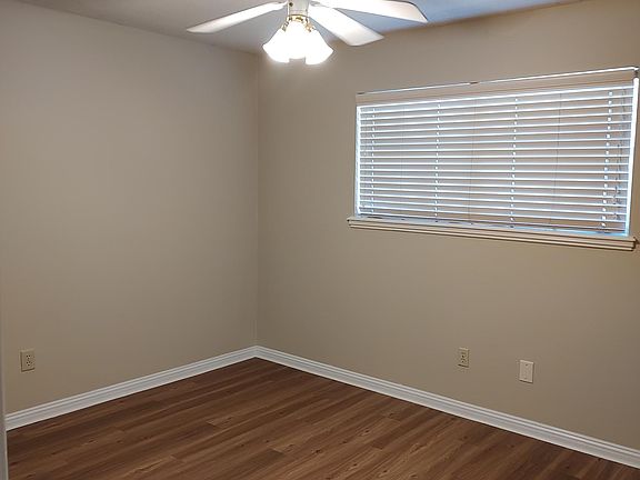 2nd image of 214 Fox Run Pl #A