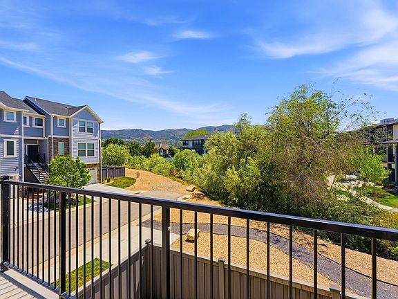 4th image of 78 E Golden Privet Dr