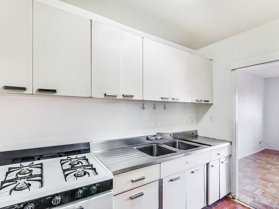 2nd image of 2 Fordham Hill Oval APT 12A