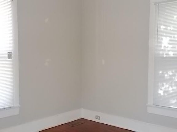 4th image of 1829 Woodbine Ave
