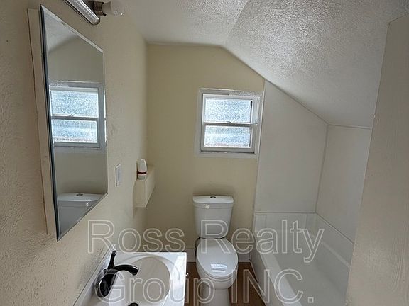 4th image of 1116 N Ontario St