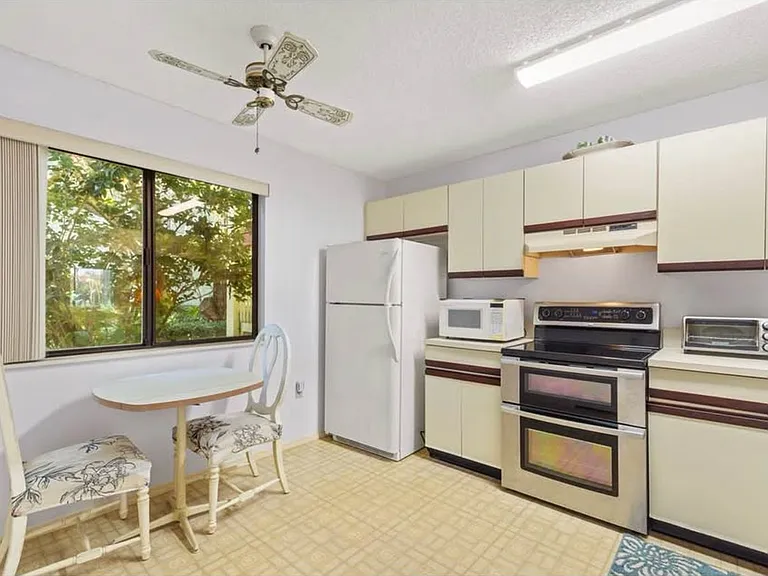 5790 Marina Dr #2 — Photo 6