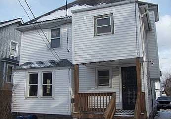 2nd image of 566 E 109th St