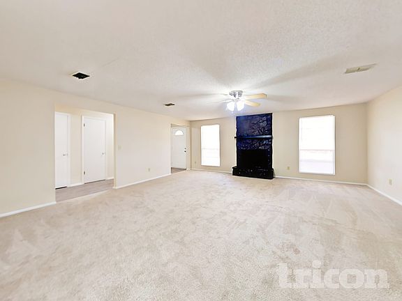 4th image of 1227 Cimmaron Dr