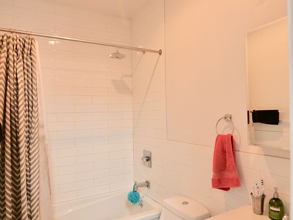 5th image of 260 Jefferson St APT 2L
