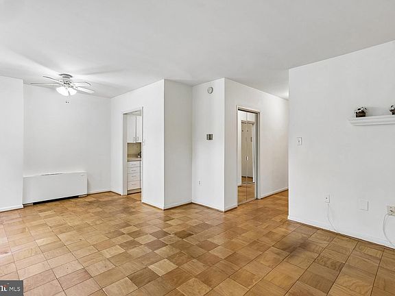5th image of 10401 Grosvenor Pl APT 324