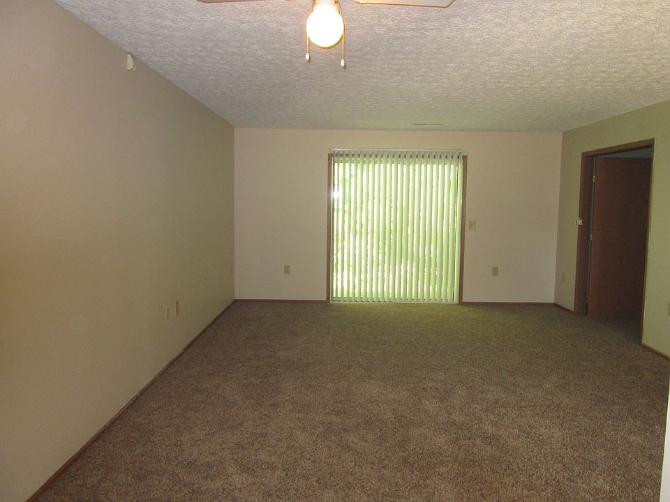 2nd image of 7662 Wyndover Pl