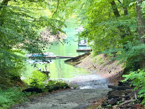 520 Calvin Cove Rd, Almond, NC 28702