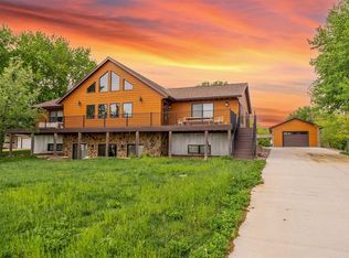 47644 Slip Up Creek Rd, Sioux Falls, SD 57104