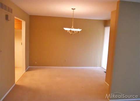 5th image of 1578 S Hill Blvd #1555