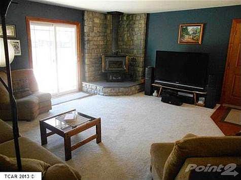 3rd image of 17461 Livermore Ct