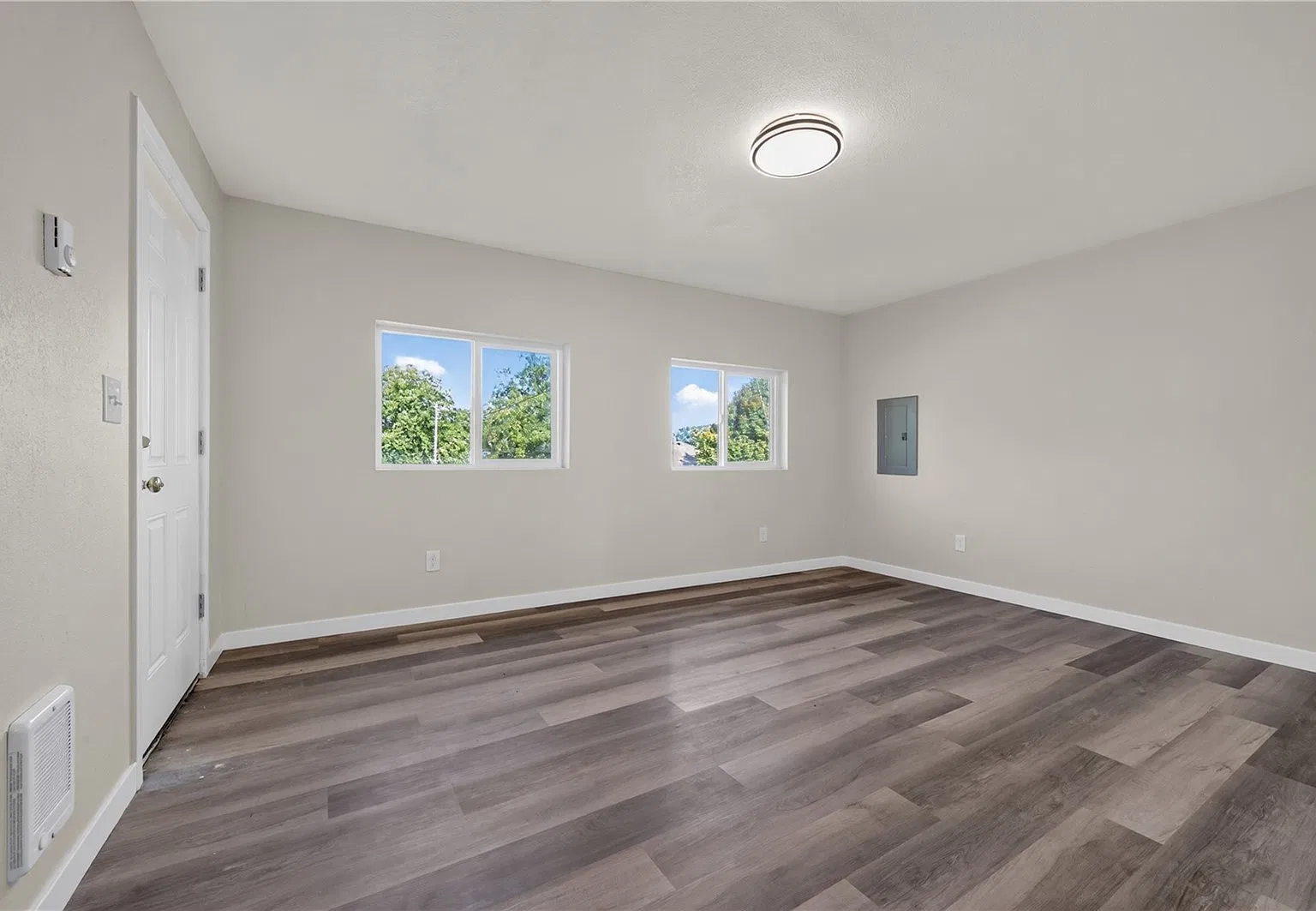 2 bed, 704 sqft, $1,500 — Photo 4