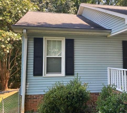 5th image of 211 Pinonwood Dr