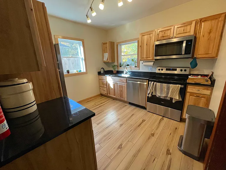 510 McCourtie St — Photo 4