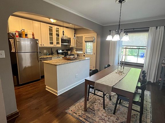 Kitchen / DR view from LR