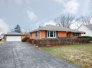 5339 W Calumet Rd, Milwaukee, WI 53223