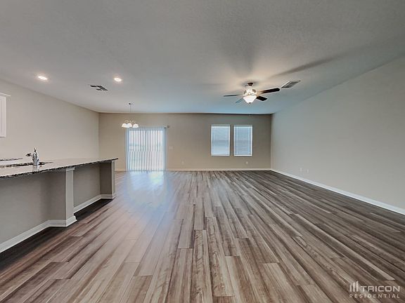 3rd image of 14602 Maple Ter