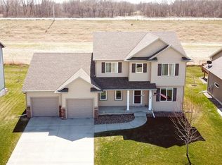 1468 Marina Cove Dr, Polk City, IA 50226