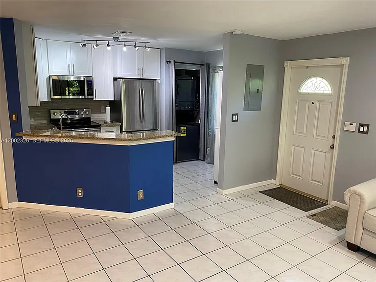 16387 Water Way #16387 — Photo 6