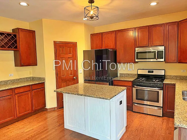2050 Rockland Dr — Photo 9