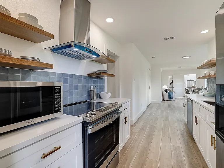 5511 N Dunlap Rd — Photo 20