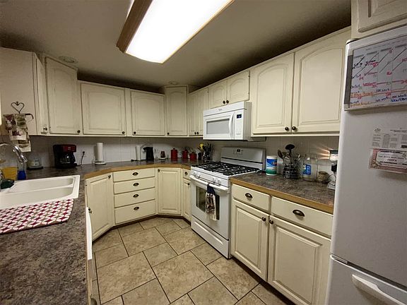 5th image of 306 S Poplar St