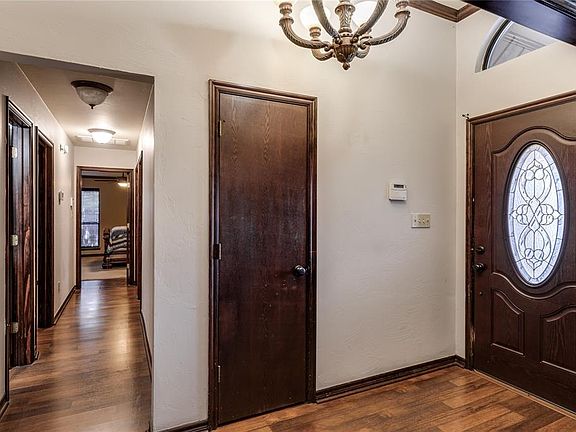 5th image of 2106 Vanessa Dr