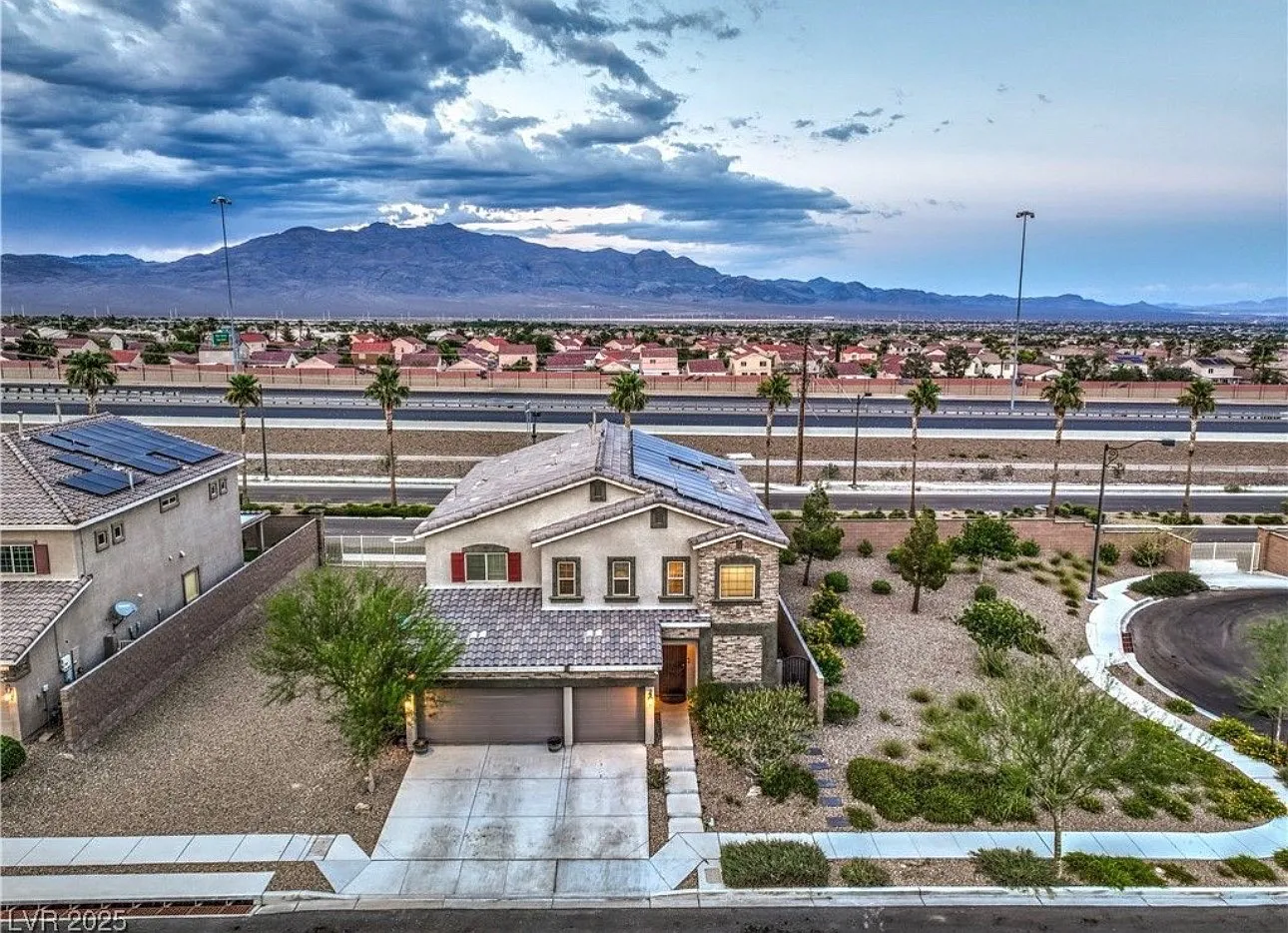 4 bed, 3.5 bath, 3179 sqft, $1,200 — Photo 2