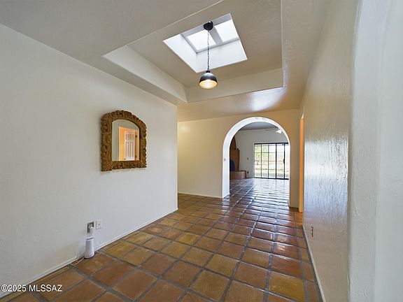 4th image of 7821 S Avenue De Belleza