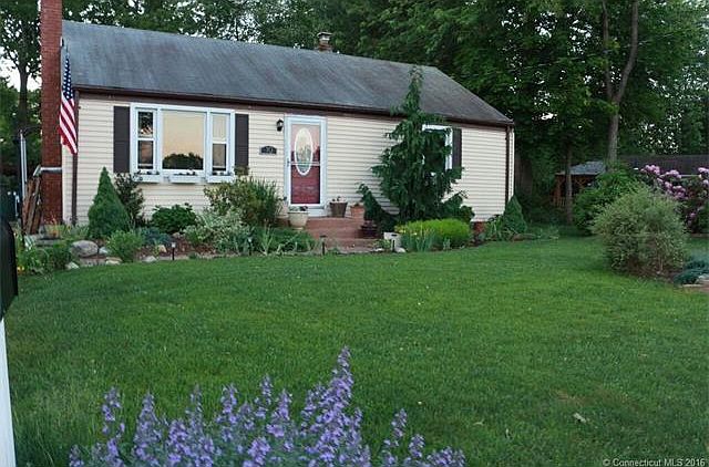 1st image of 10 Crescent Ct
